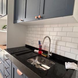 Studio com sacada, piscina e academia a 25 min Aeroporto GRU
