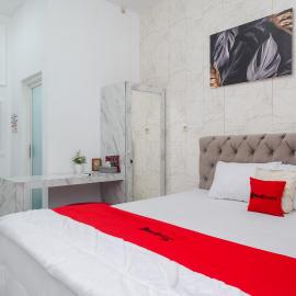 RedDoorz Syariah near Taruna Nusantara Magelang, hotel a Banyurojo