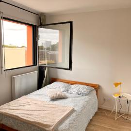 Chambre privée à l'étage dans un duplex calme à Chantenay, hotel in Nantes