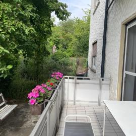 Apartment in Gelb, mit Balkon, Kamin, 50 Schritte zu Radweg, ideal for Long Stay, 4 Singles in Single Rooms