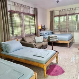 Tabogon में, होटल Casa Trinidad Resthouse