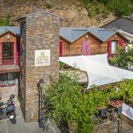 Hôtel Restaurant L'Arbre à Pain, хотел в Altier