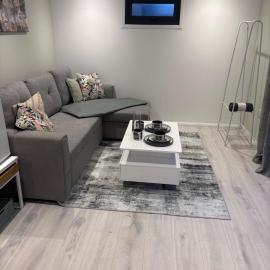 Garden Cabin - Sleeps 1 - Free Parking, hotel in Gravesend