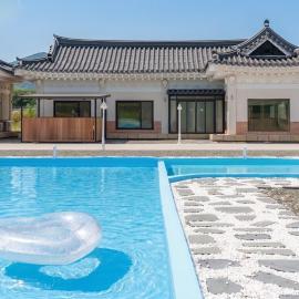 Gyeongju Poseokjeong Hanok Pool Villa