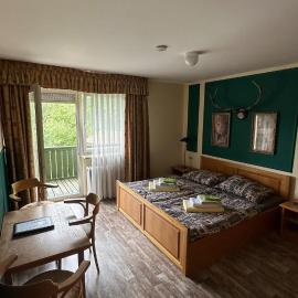 Hunting Suite with Lake View