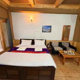 Bisht Niwas River Side Cottage, hotel in Gushaini