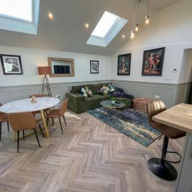 Stylish New-Build 2-Bed House Near Science Parks