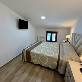 Apartamentos TORRE DE LARA, hotel in Molina de Aragón