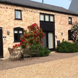 Pretty Farm Cottage in picturesque rural village