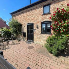 Pretty Farm Cottage in picturesque rural village