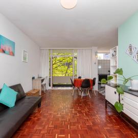 Central Urban Studio with Garden viewSwimming Pool