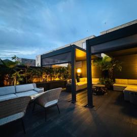 Luxury! Chic Designer Home in Central Location