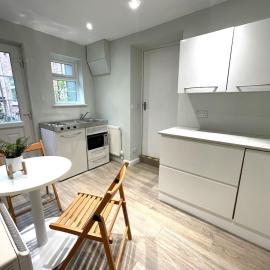 Convenient Studio near Addenbrookes with Parking