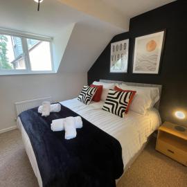 Stylish Central House by Station & River sleeps 4