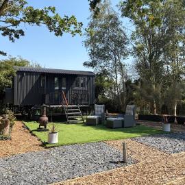 The Willow Luxury Hut Cotswolds & Stratford