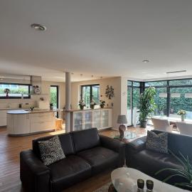 Villa an der Evenburg in Leer, 124 qm, Parkplatz, Glasfaser, Voll Ausgestattet