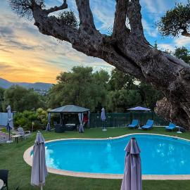 Villa Caraïbes, hotel in Vence