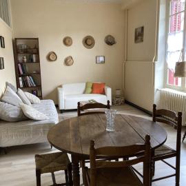 Appartement 2 pièces, hyper centre, 5 couchages, très lumineux، فندق في بانيول دو لون