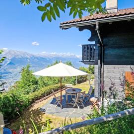 Chalet Cheechako by Interhome