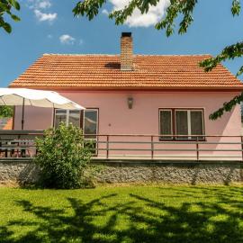 Holiday Home Smrž by Interhome, hotel in Dudov