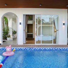 Green Jungle Villa - Phù Hợp Gia Đình Từ 10 - 20 Người Lớn & Trẻ Em - Sân BBQ Đậu Được Xe ô tô 16 chỗ- Hồ bơi riêng- 5 Phút Đi Bộ Đến Biển - 5 Phút Đến Chợ Hải Sản Phú Thuỷ- Hồ Cá Koi