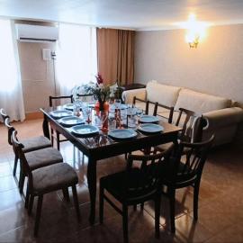 Dom na Dumbadze, hotel em Poti