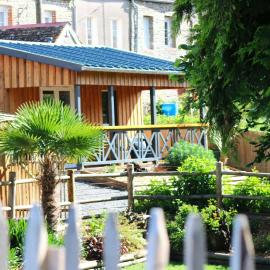 Au ptit jardin de mamie, hotel v destinácii Pont-d'Ouilly