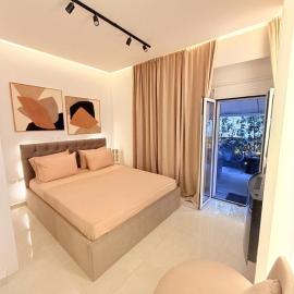 Elysian Hot Tub Suite Piraeus, hotelli Pireuksessa