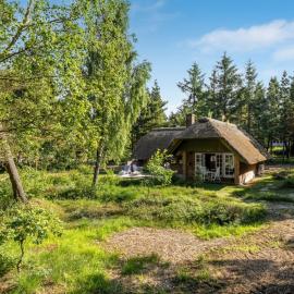 Holiday Home Ullamaj - 700m from the sea by Interhome, hotel u gradu Høm