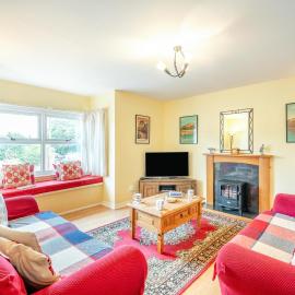 2 Bed in Bamburgh oc-nb282、バンバラのホテル