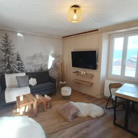 Cozy high-altitude apartment, hotel in Font-Romeu-Odeillo-Via
