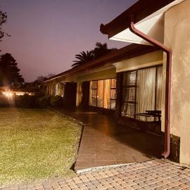 Sarina Boutique Guesthouse, hotell i Witbank