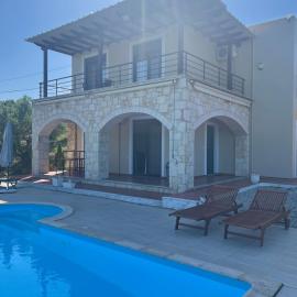 Villa Solea, hotel i Darmarochori