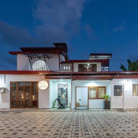 Reliance Inn Residence, hotel u gradu Boralesgamuwa