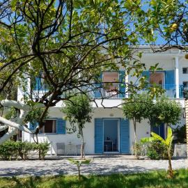 Lemon Garden Apartments, hotel in Lygia