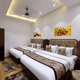 Hotel Namaskar India - Just A Minute Away From New Delhi Railway Station & Connaught Place، فندق في نيودلهي