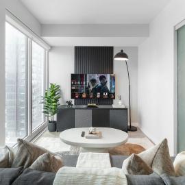 Modern 1BR Designer Condo Sleeps 4