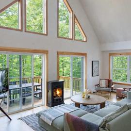 Sagewood Retreat - Stylish Catskills with Hot Tub: Cornwallville şehrinde bir otel