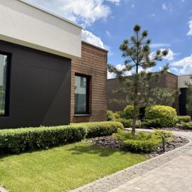 Lakes Places Villas, hotell i Kiev