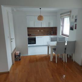 Lena apartman