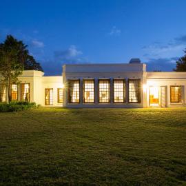 Leeuwenhof Country Lodge & Garden Spa, хотел в Модимоле