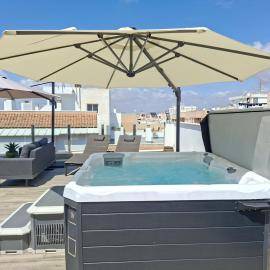 Penthouse-Pool-Jacuzzi-Gym-Sauna- Beach PMT41