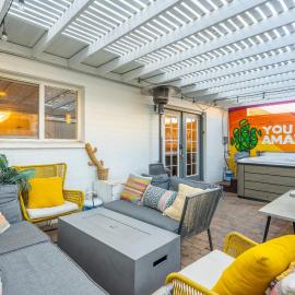 Stylish 4BR Oasis Hot Tub Fire Pit & Arcade