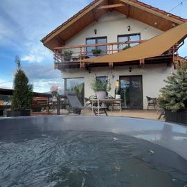 Casa de Sub Munte Cozy Chalet, hotel di Fundata