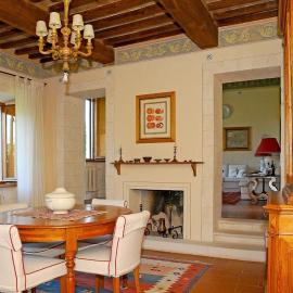 La Casa in Collamato Villa for 9 Park in the hill