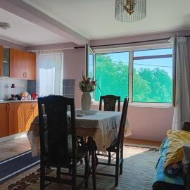 Ljiljana apartmani Banja Vrujci、Rakariのホテル