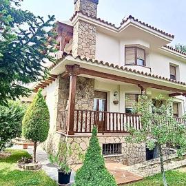 La Casa Del Abeto Azul, hotelli kohteessa Avila