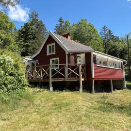 Hildas low-tech Nature cottage on Kopprarp Hill โรงแรมในTrensum