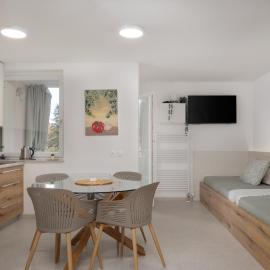 Sunny Apartment with Terrace