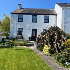 Coastal Charm Seaside House, hotel u gradu 'Moelfre'